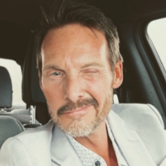 Meet your Posher, Austin - Picture 4 of 5